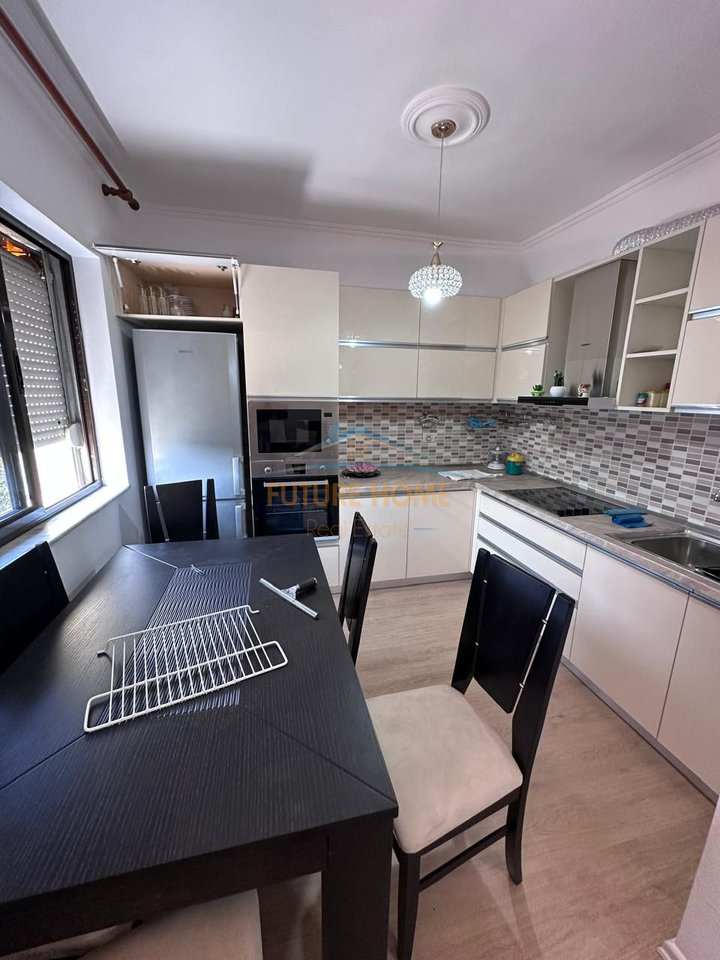 Shitet, Apartament 2+1,Rruga ''Bardhyl'', Tirane.