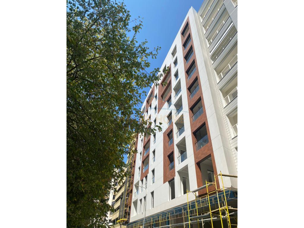 Shitet, Apartament 2+1+2, Rruga e Elbasanit, Tiranë.