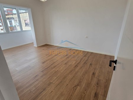 Shitet, Apartament 2+1, Rruga e Kavajes, Tirane.