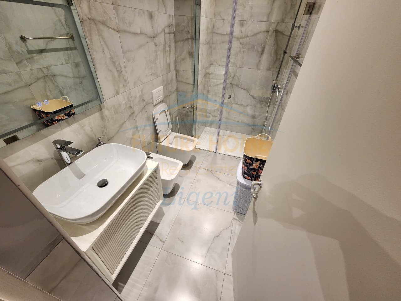 Affitto, Appartamento 2+1+Veranda, Lago Secco, Tirana.