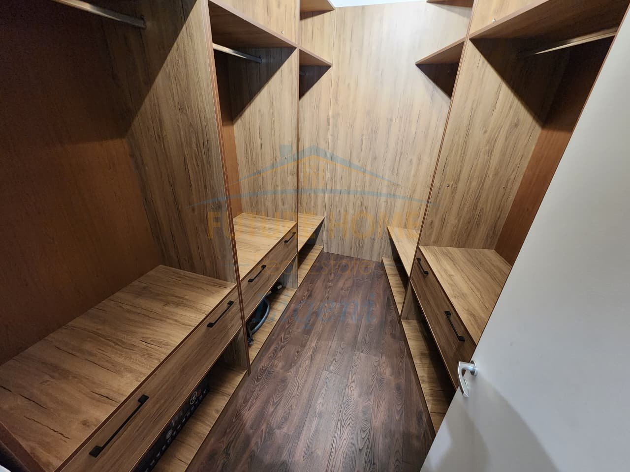Affitto, Appartamento 2+1+Veranda, Lago Secco, Tirana.