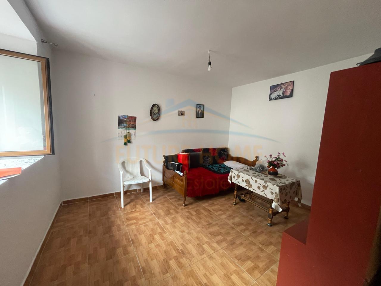 For sale, 2-Storey Building, Neighborhood 6, Korçë