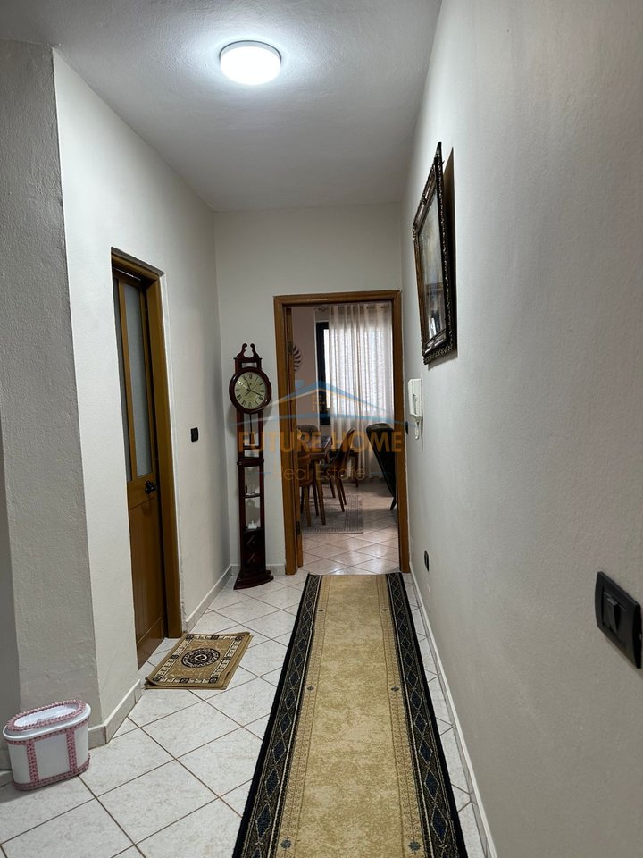 Shitet, Apartament 2+1, Bulevardi Zhan Dark, Tirane.