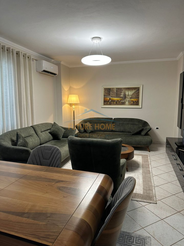 Shitet, Apartament 2+1, Bulevardi Zhan Dark, Tirane.