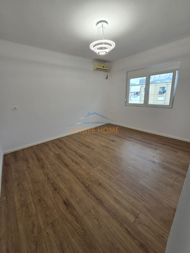 Shitet, Apartament 2+1, Rruga e Kavajes, Tirane.