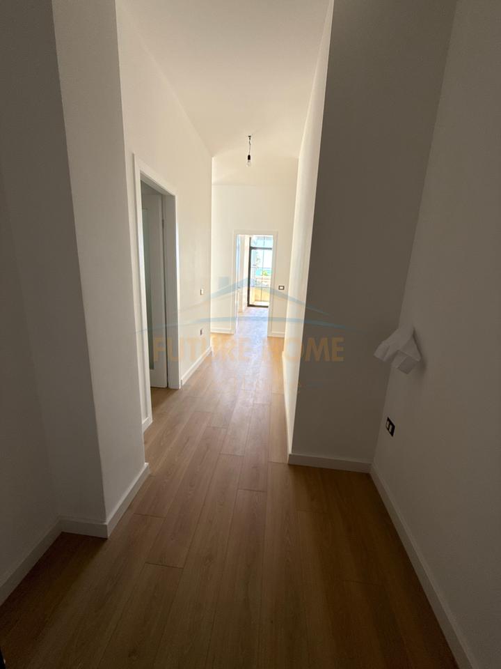 Shitet, Apartament 3+1+2, Vollga,Durres.