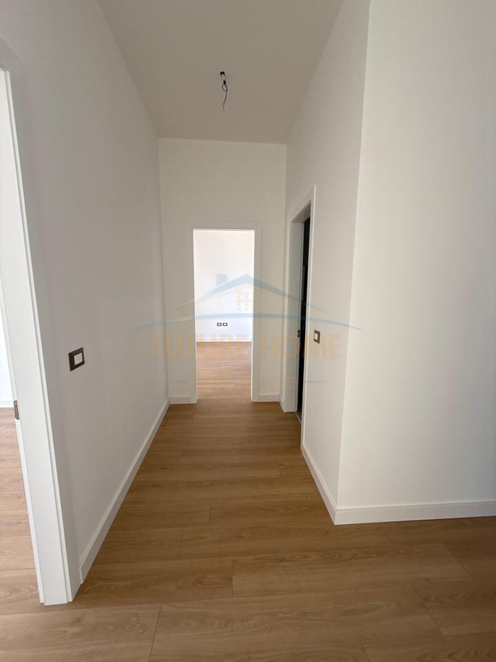 Shitet, Apartament 3+1+2, Vollga,Durres.