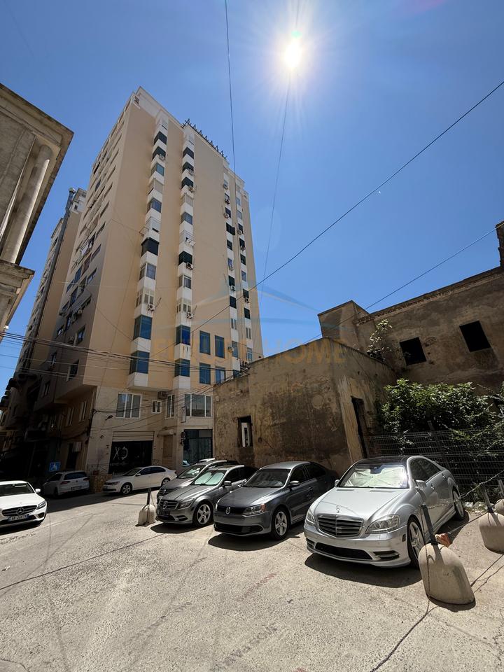 Shitet, Apartament 3+1+2, Vollga,Durres.