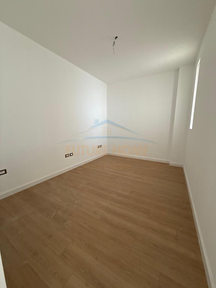 Shitet, Apartament 3+1+2, Vollga,Durres.