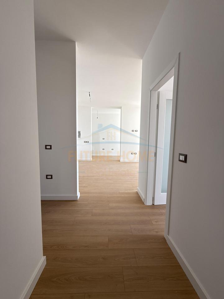 Shitet, Apartament 3+1+2, Vollga,Durres.
