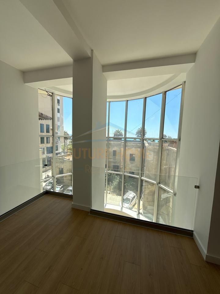 Shitet, Apartament 3+1+2, Vollga,Durres.