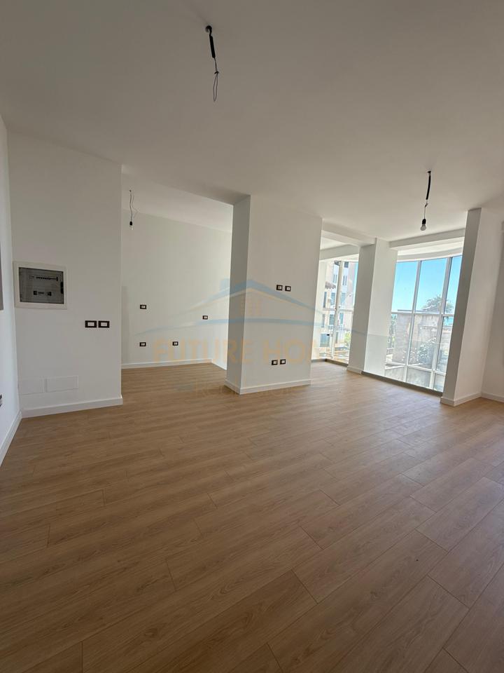 Shitet, Apartament 3+1+2, Vollga,Durres.