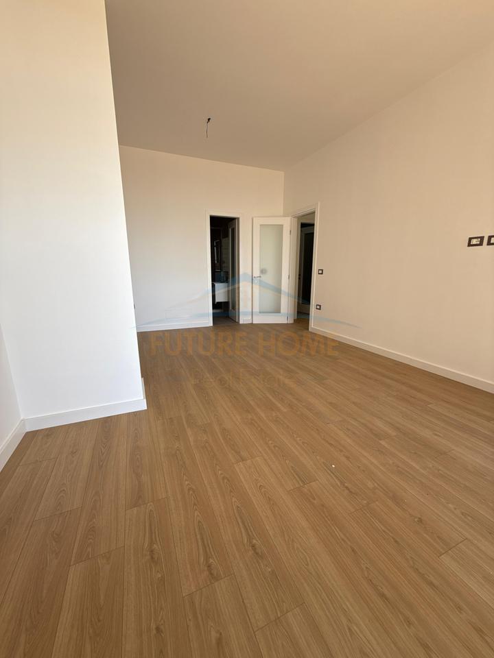 Shitet, Apartament 3+1+2, Vollga,Durres.