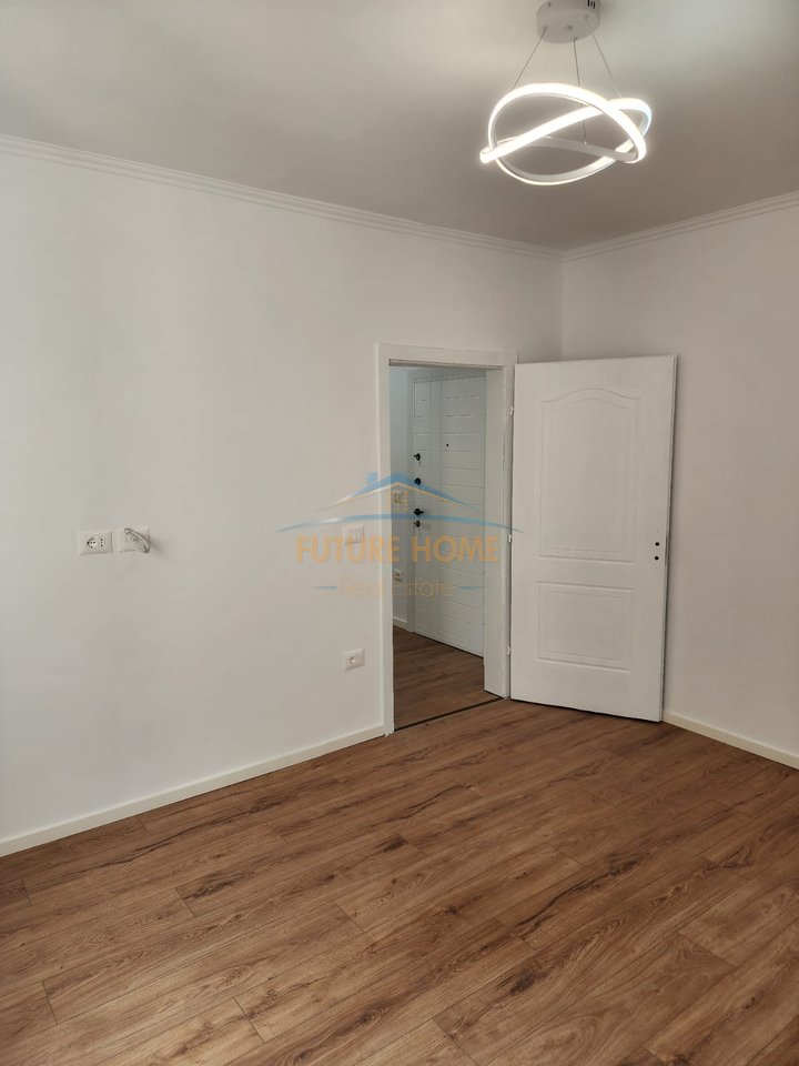 In vendita, appartamento 1+1, Porcelan, Tirana.