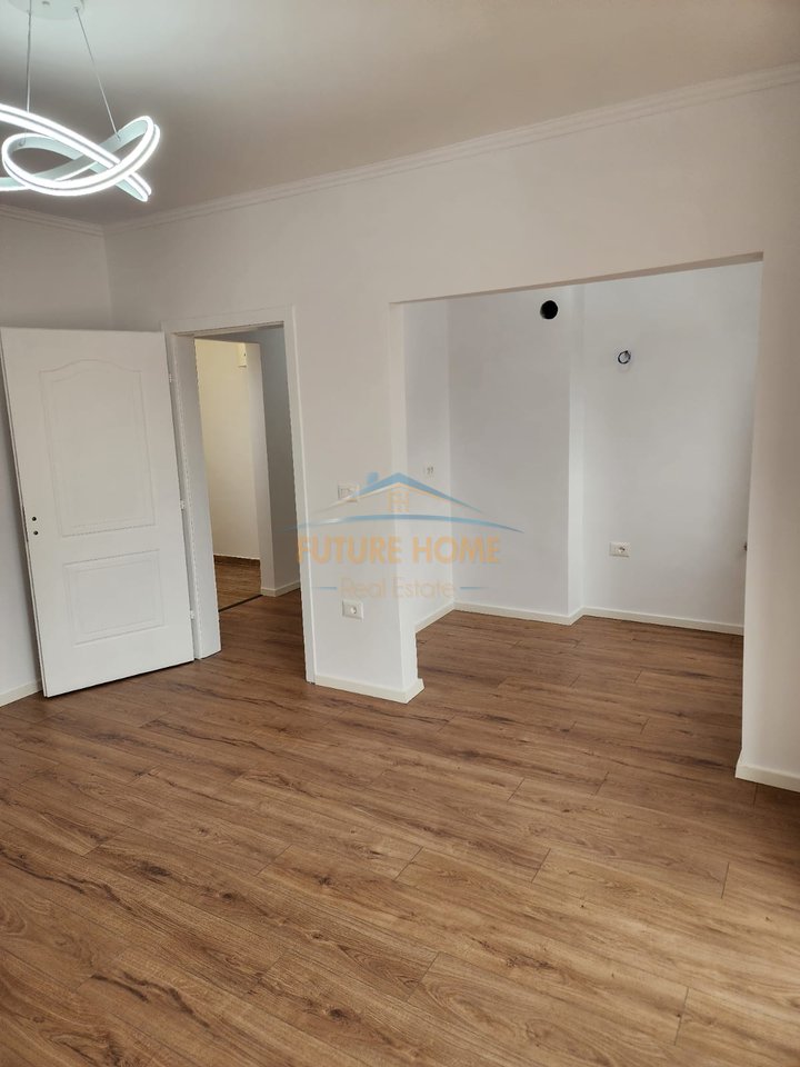 In vendita, appartamento 1+1, Porcelan, Tirana.