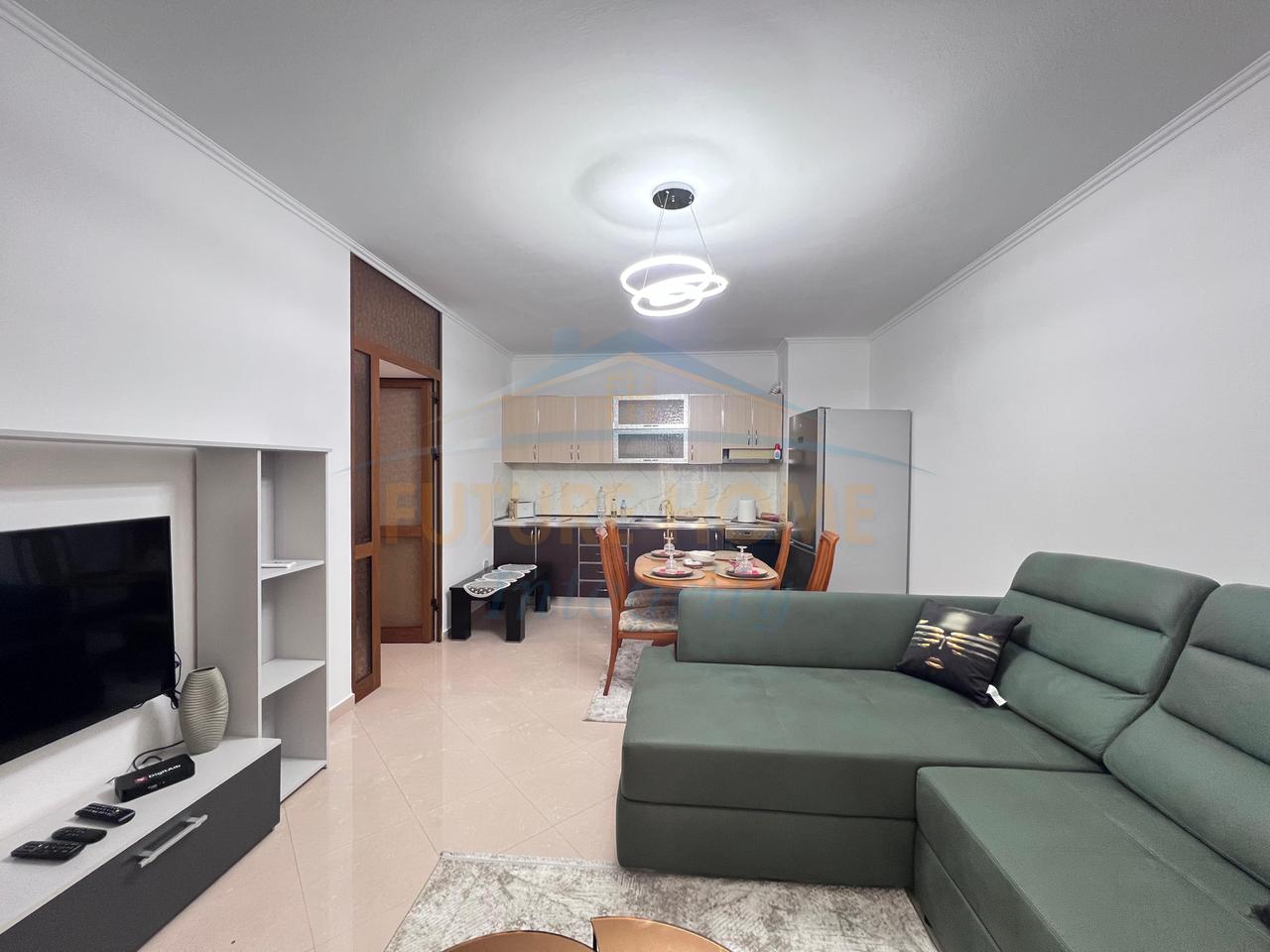 Rent, Apartment 2+1+Veranda, 5 May Street, Tirana.