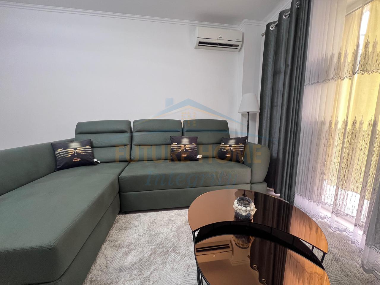 Rent, Apartment 2+1+Veranda, 5 May Street, Tirana.