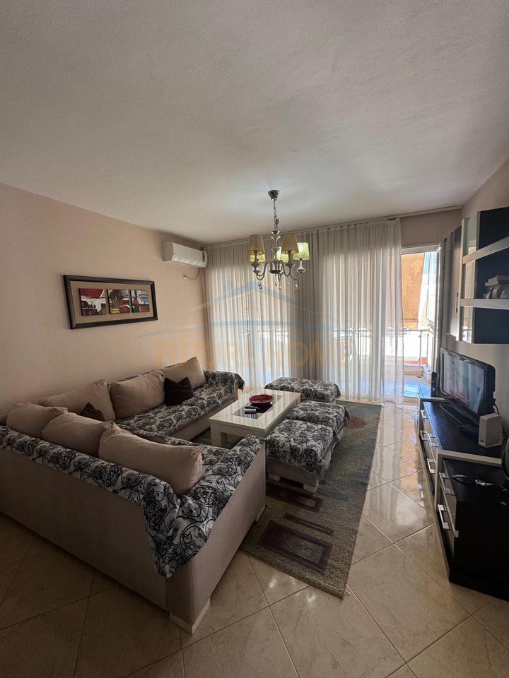 Qera, Apartament 2+1+2, Fresk, Tirane