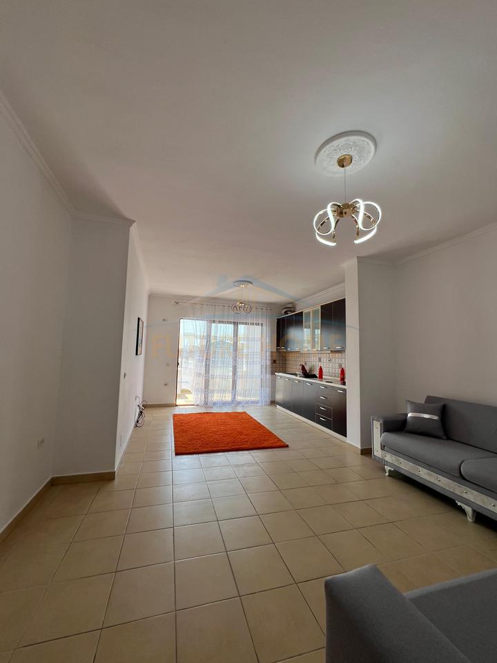Shitet, Apartament 2+1, Rruga Dajtit, Fresku, Tiranë.