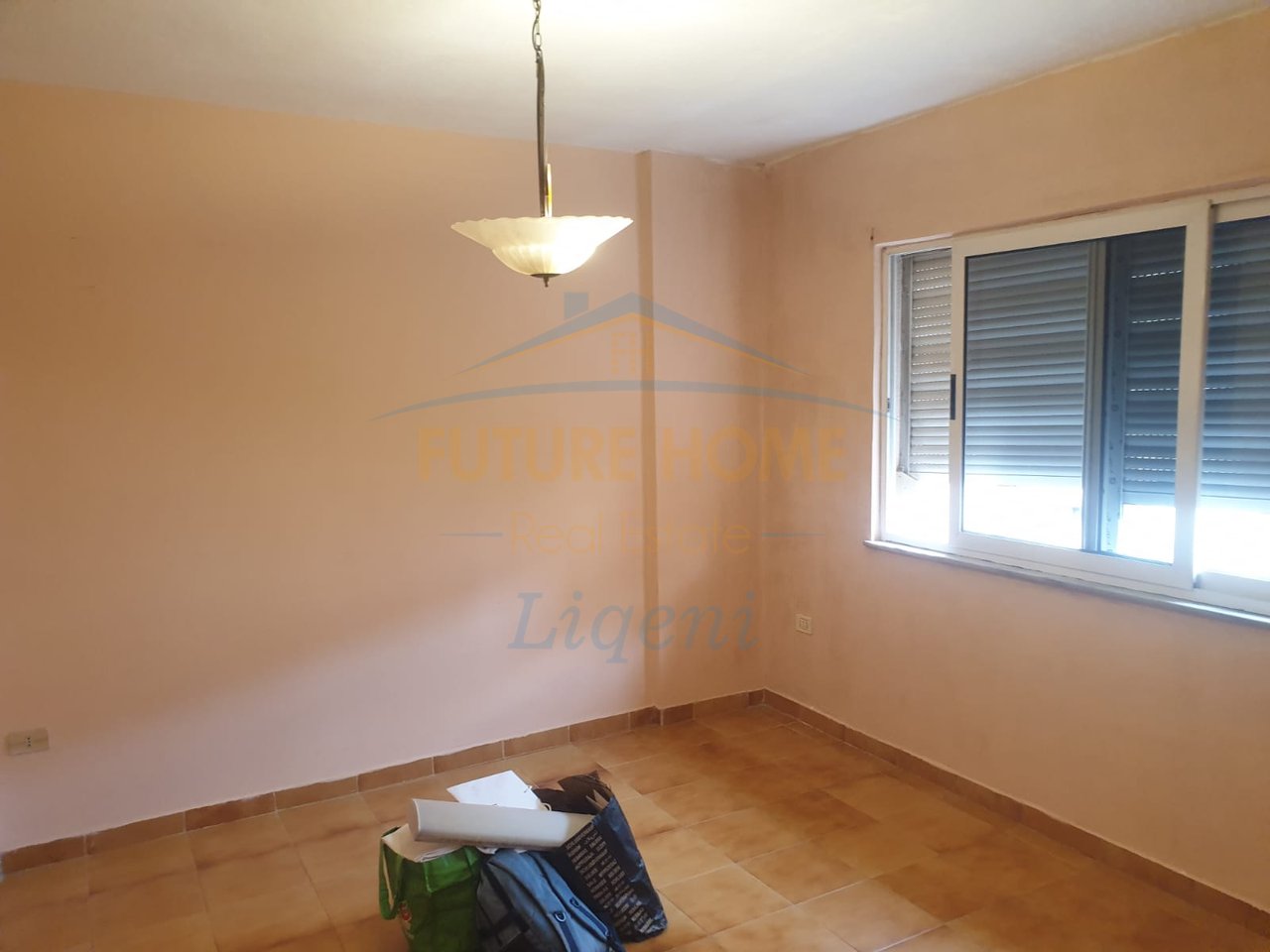 In vendita, Appartamento 2+1+2, Comune di Parigi, Tirana.