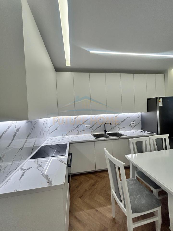 Affitto, Appartamento 2+1+2+ Posto Auto, Porcelan, Tirana.