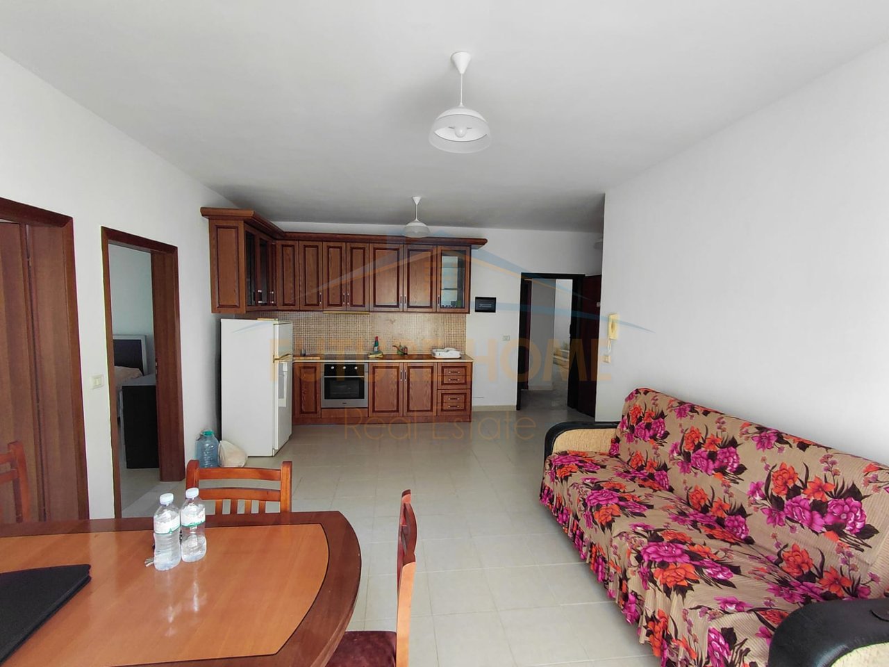 Qira, Appartamento 2+1+2 Balconi, Complesso "Freskia", Golem