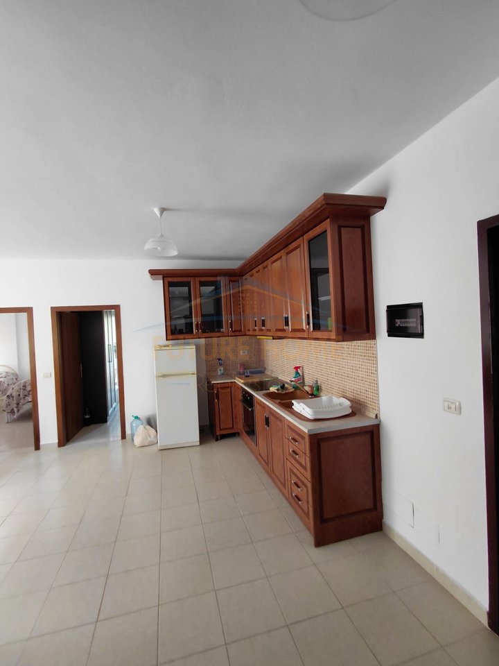 Qira, Appartamento 2+1+2 Balconi, Complesso "Freskia", Golem
