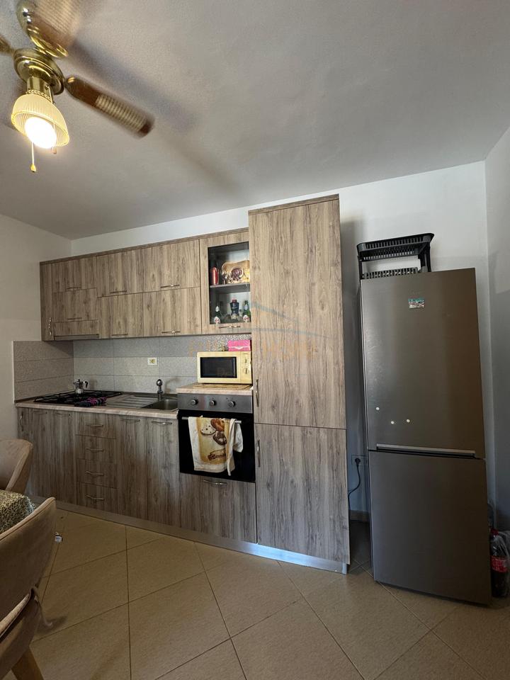 Shitet, Apartament 2+1, Fresk.