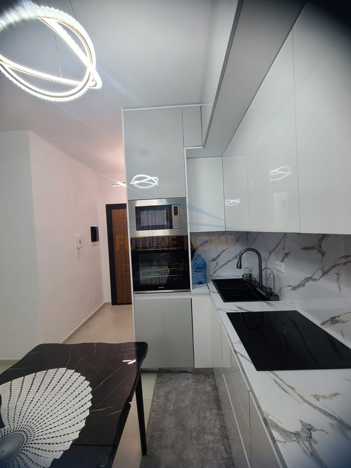 Shitet, Apartament 3+1+2, Paskuqan, Tirane.