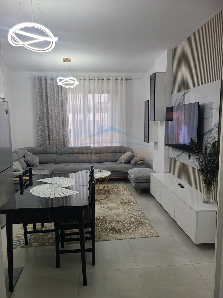 Shitet, Apartament 3+1+2, Paskuqan, Tirane.