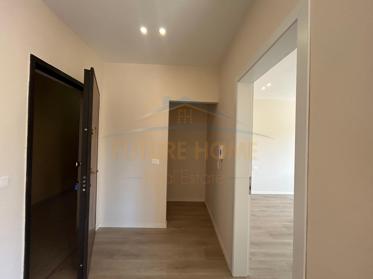 Shitet, Apartament 1+1+Verande, Shkëmbi i Kavajës, Durrës