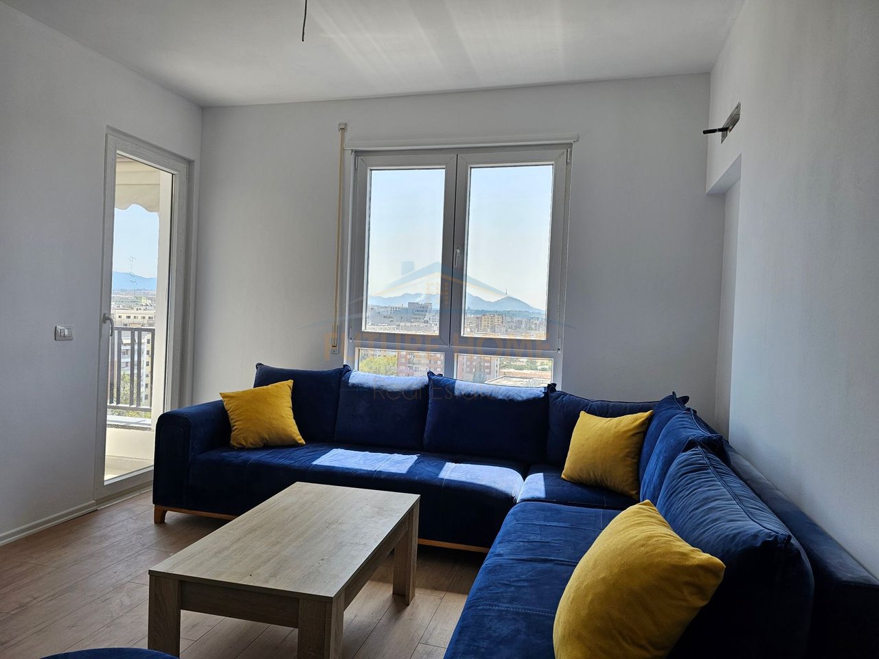 Shitet , Apartament 1+1 , Kompleksi Alb-Edil , Rruga 5 Maj.