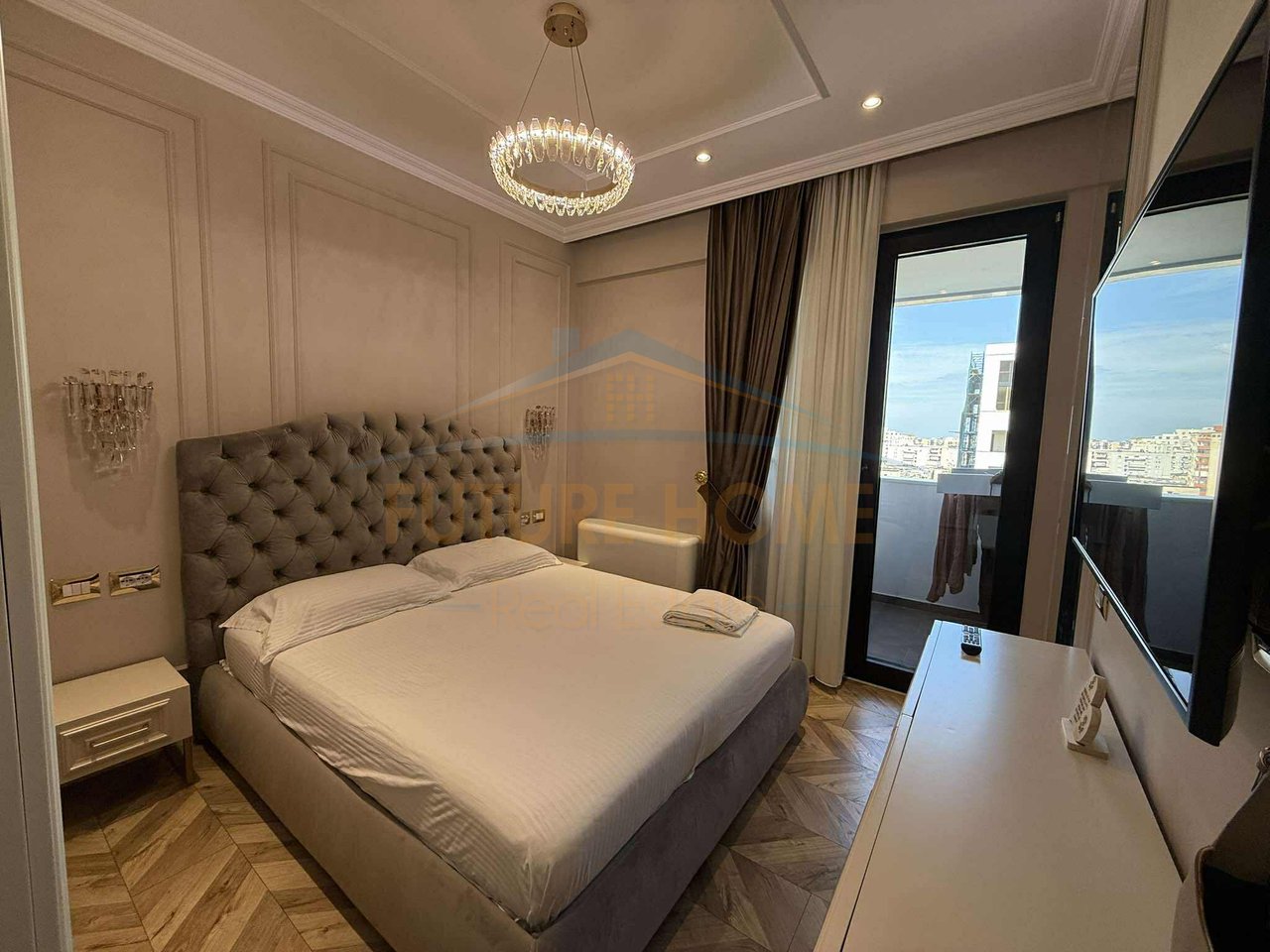 Shitet, Apartament 2+1+Post Parkimi,21 Dhjetori, Tiranë