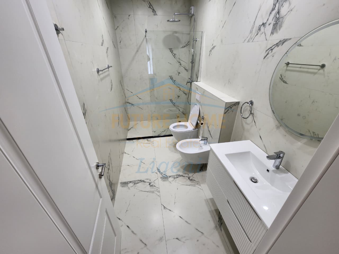 Qera, Apartamenti 2+1+Post Parkimi, Liqeni i Thate, Tiranë.