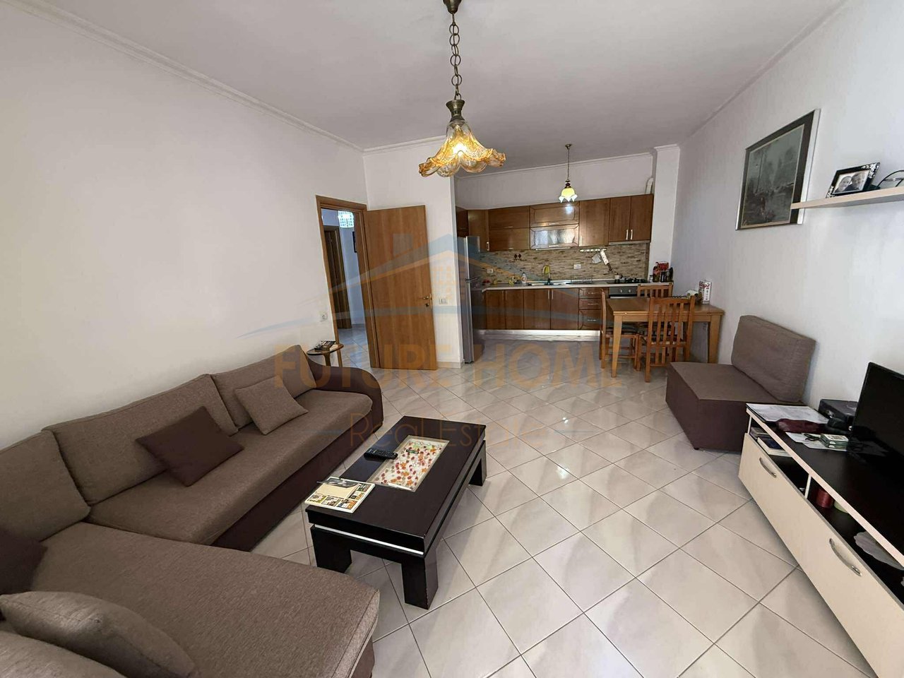 For rent, 2+1 apartment with parking space, Unaza e Re, Tirana.