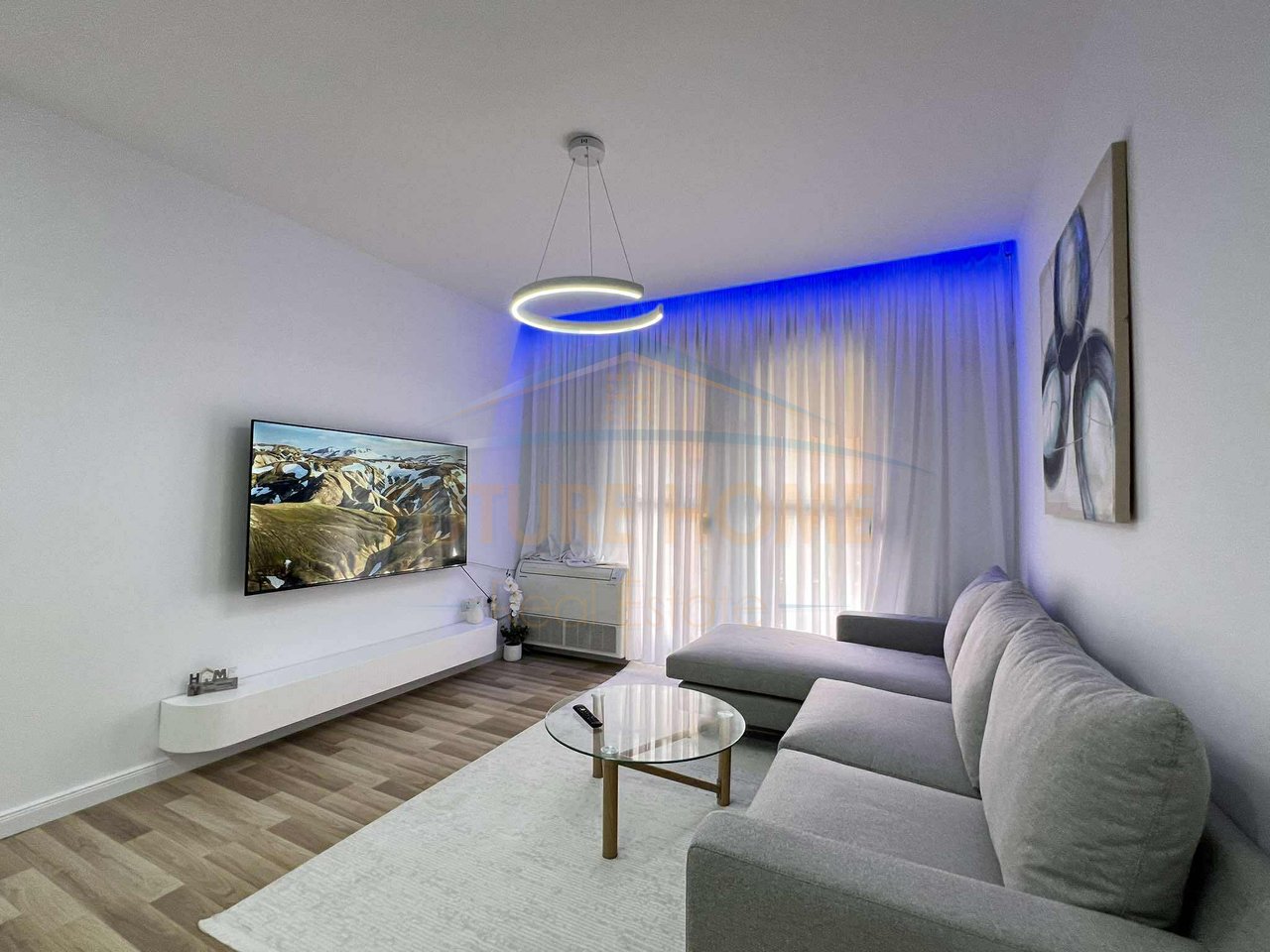 Shitet, Apartament 2+1, Unaza e Re, Tiranë.