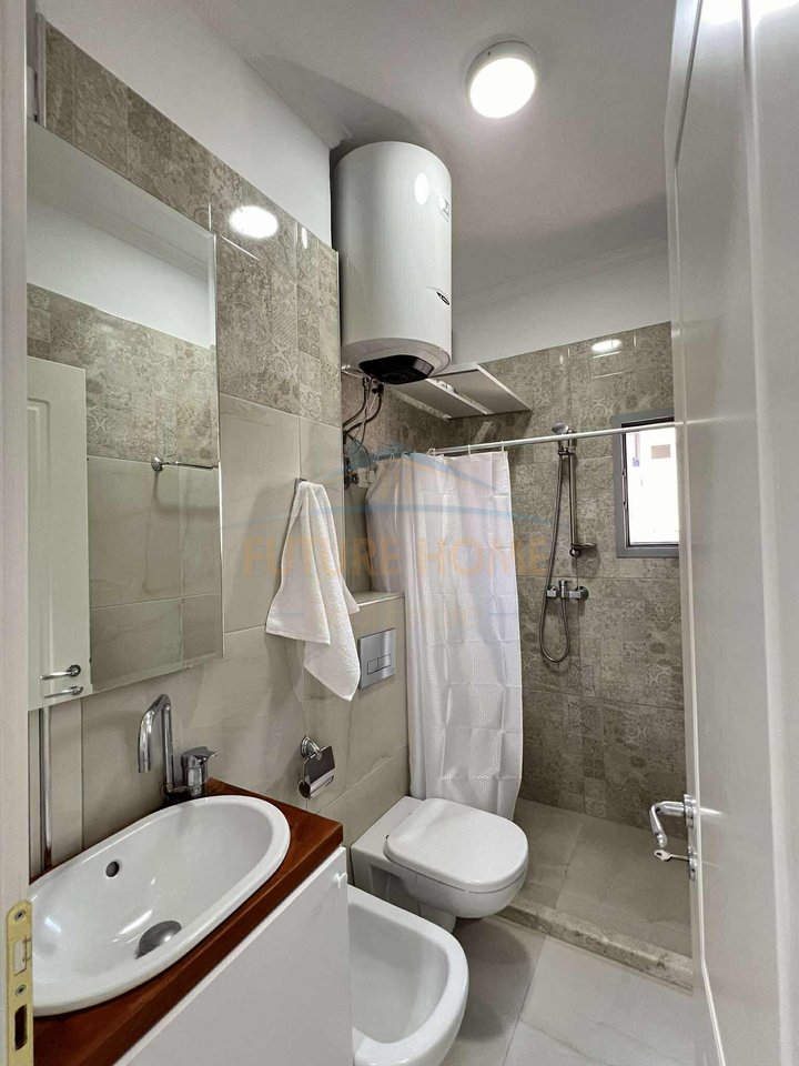 Shitet, Apartament 2+1, Unaza e Re, Tiranë.