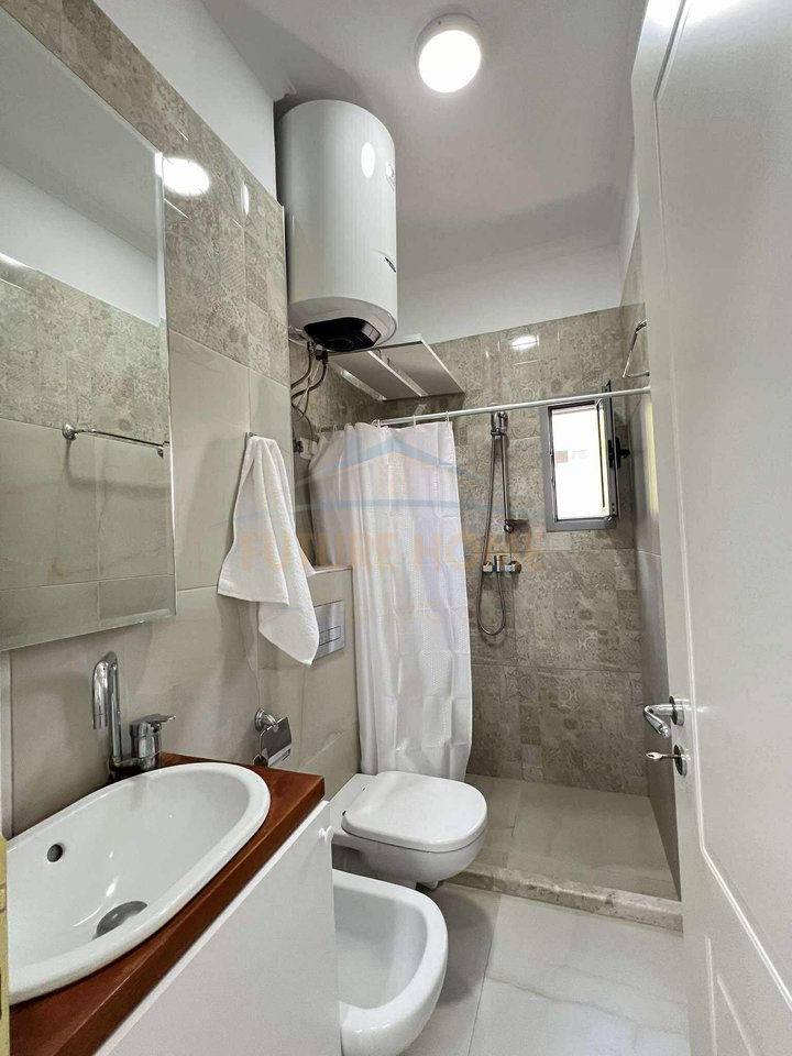 Shitet, Apartament 2+1, Unaza e Re, Tiranë.