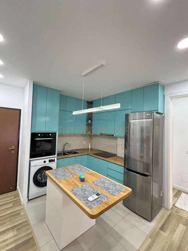 Shitet, Apartament 2+1, Unaza e Re, Tiranë.