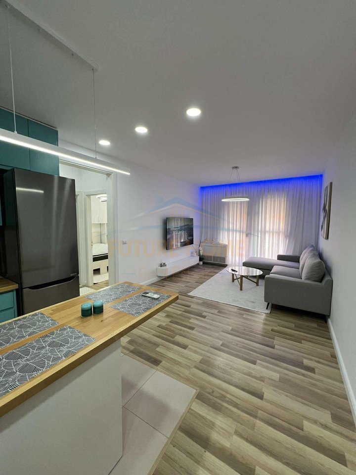 Shitet, Apartament 2+1, Unaza e Re, Tiranë.