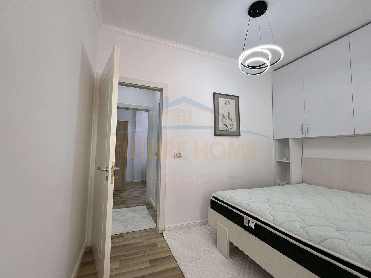 Shitet, Apartament 2+1, Unaza e Re, Tiranë.