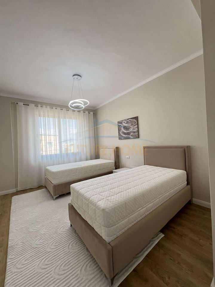 Shitet, Apartament 2+1, Unaza e Re, Tiranë.