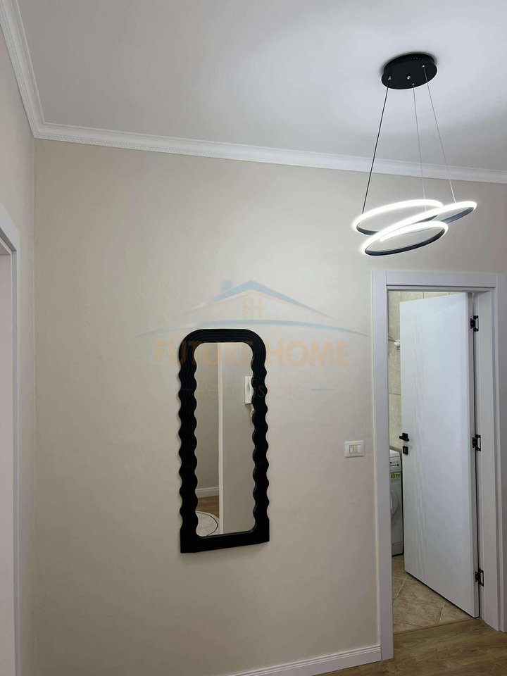 Shitet, Apartament 2+1, Unaza e Re, Tiranë.