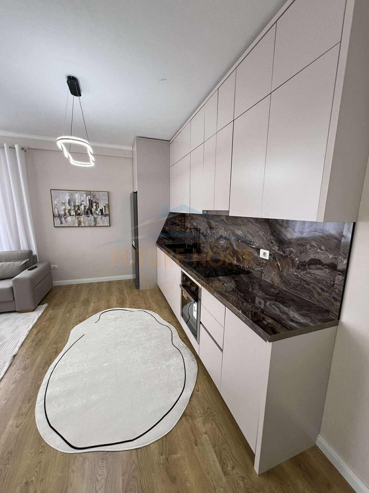 Shitet, Apartament 2+1, Unaza e Re, Tiranë.