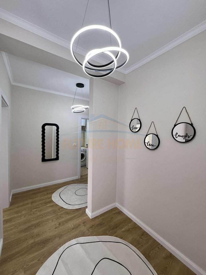 Shitet, Apartament 2+1, Unaza e Re, Tiranë.