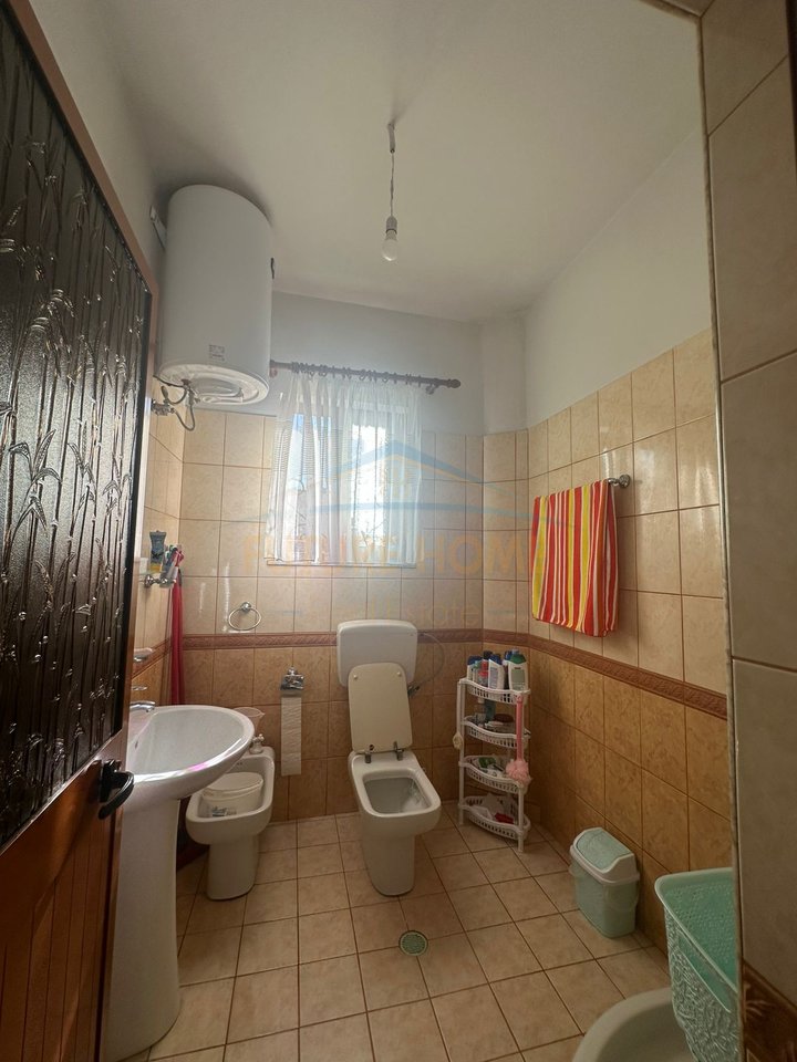 Shitet, Shtepi Private, Ish Keneta, Durres