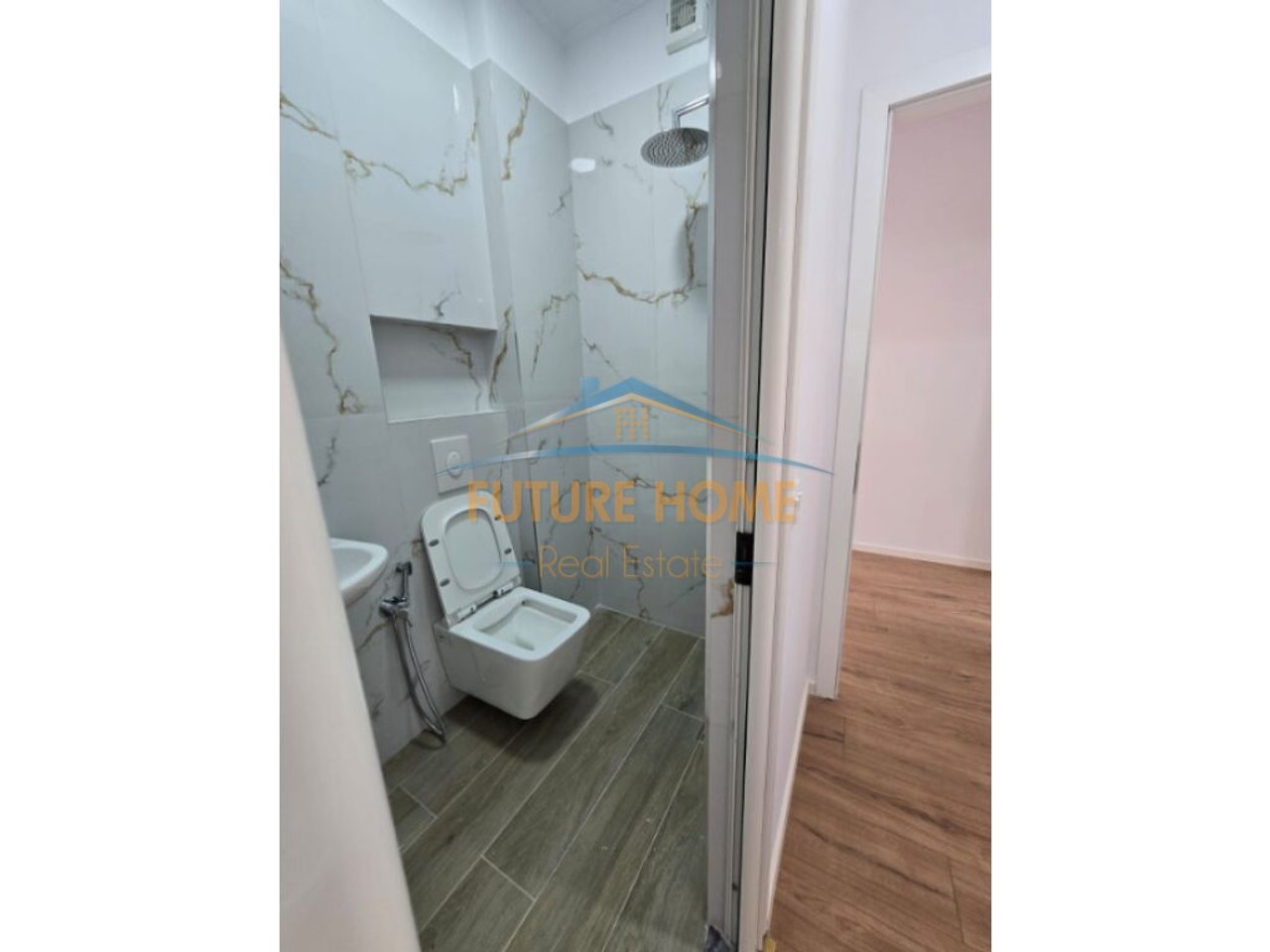 In vendita, appartamento 2+1, Via Kavaja, Tirana.