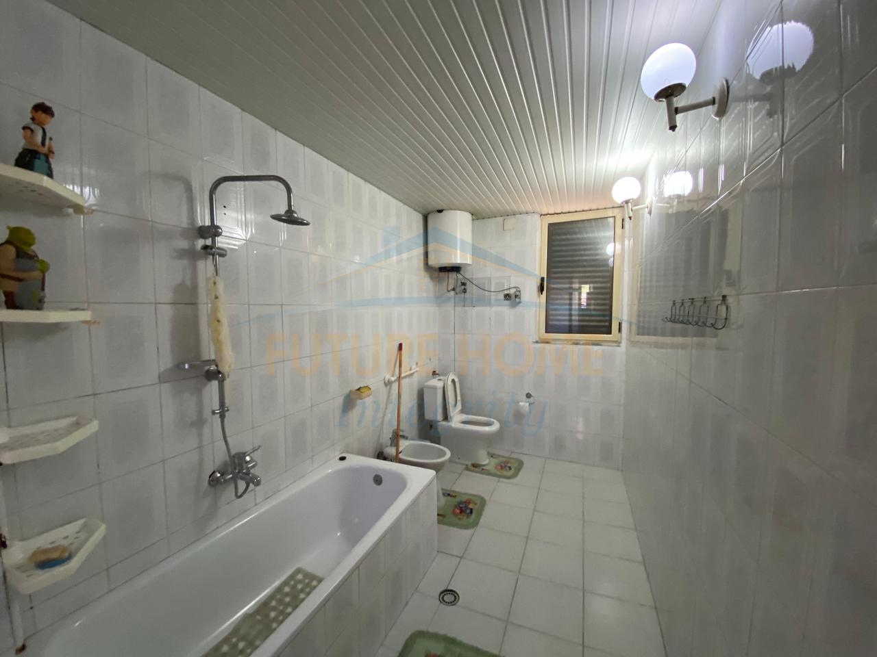 Rent, Apartment 2+1+Parking, Former Electric Market, Tirana.