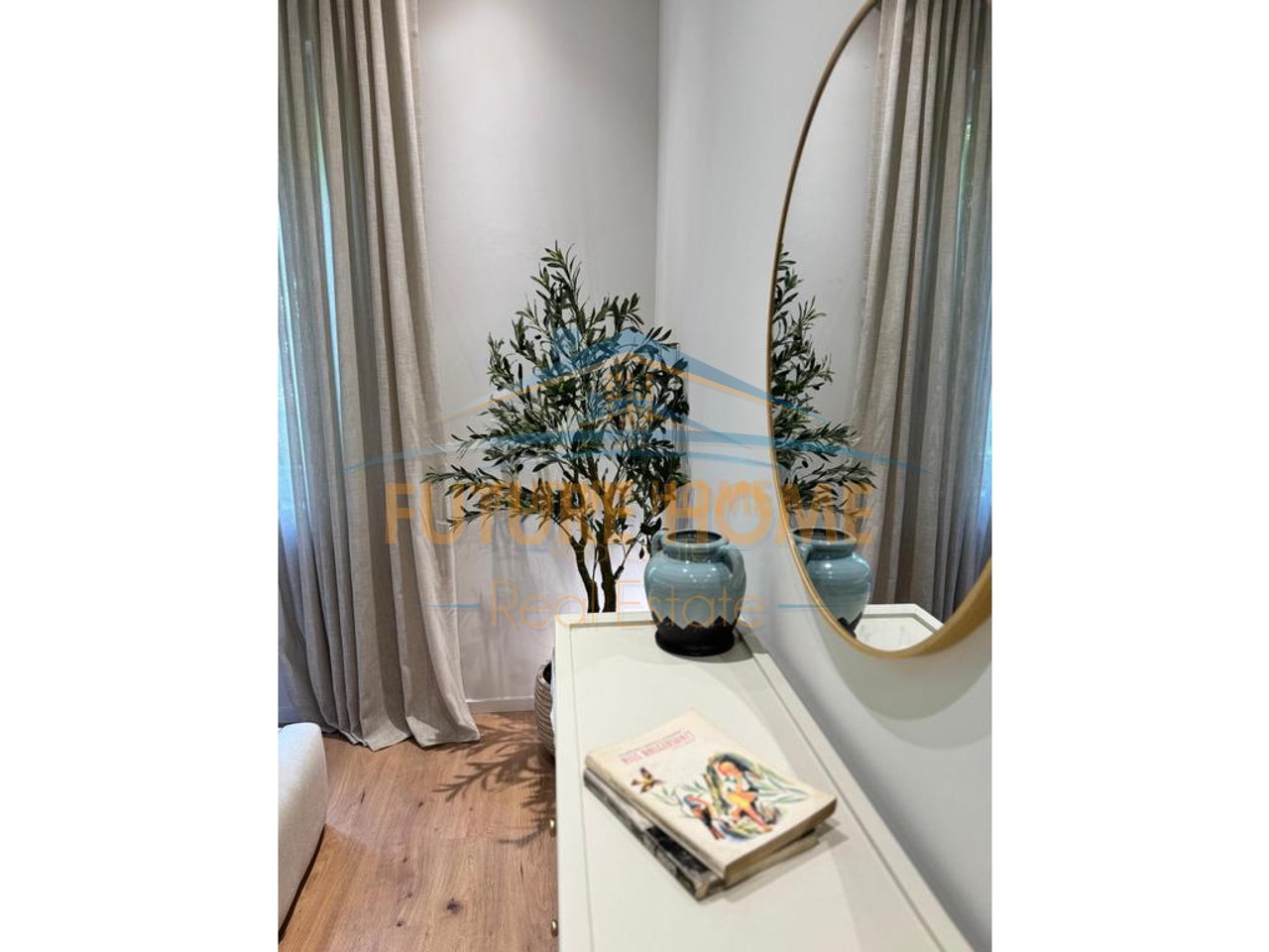 Qira, Apartment 2+1, Myslym Shyr