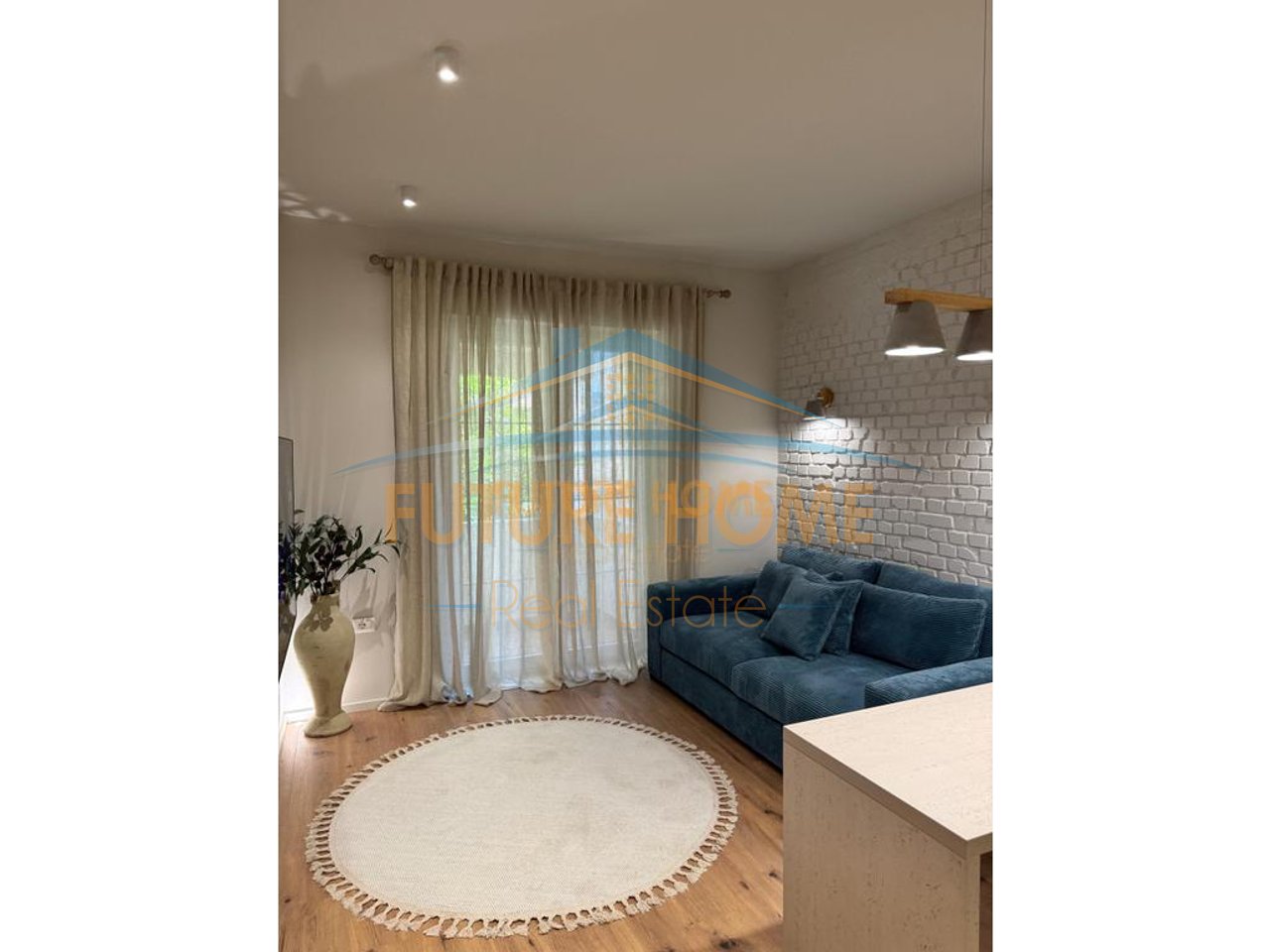 Qira, Apartment 2+1, Myslym Shyr